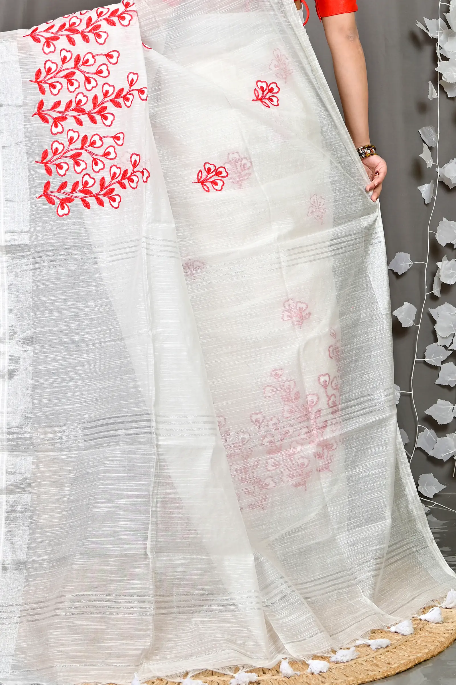 White Cotton Blended Paroni Embroidery Handloom saree (493)